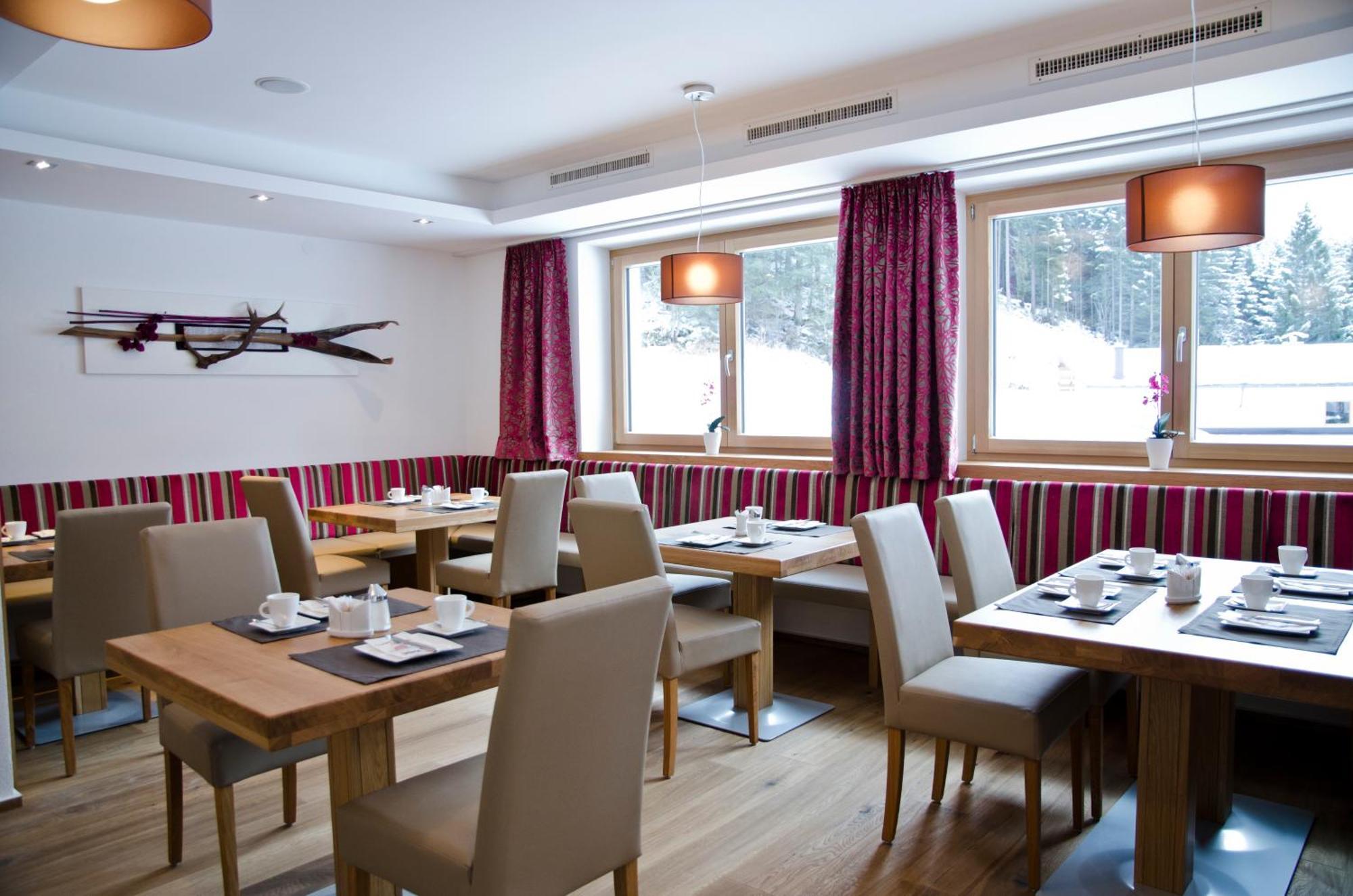 Hotel Garni Alpenland อิสชเกิล ภายนอก รูปภาพ