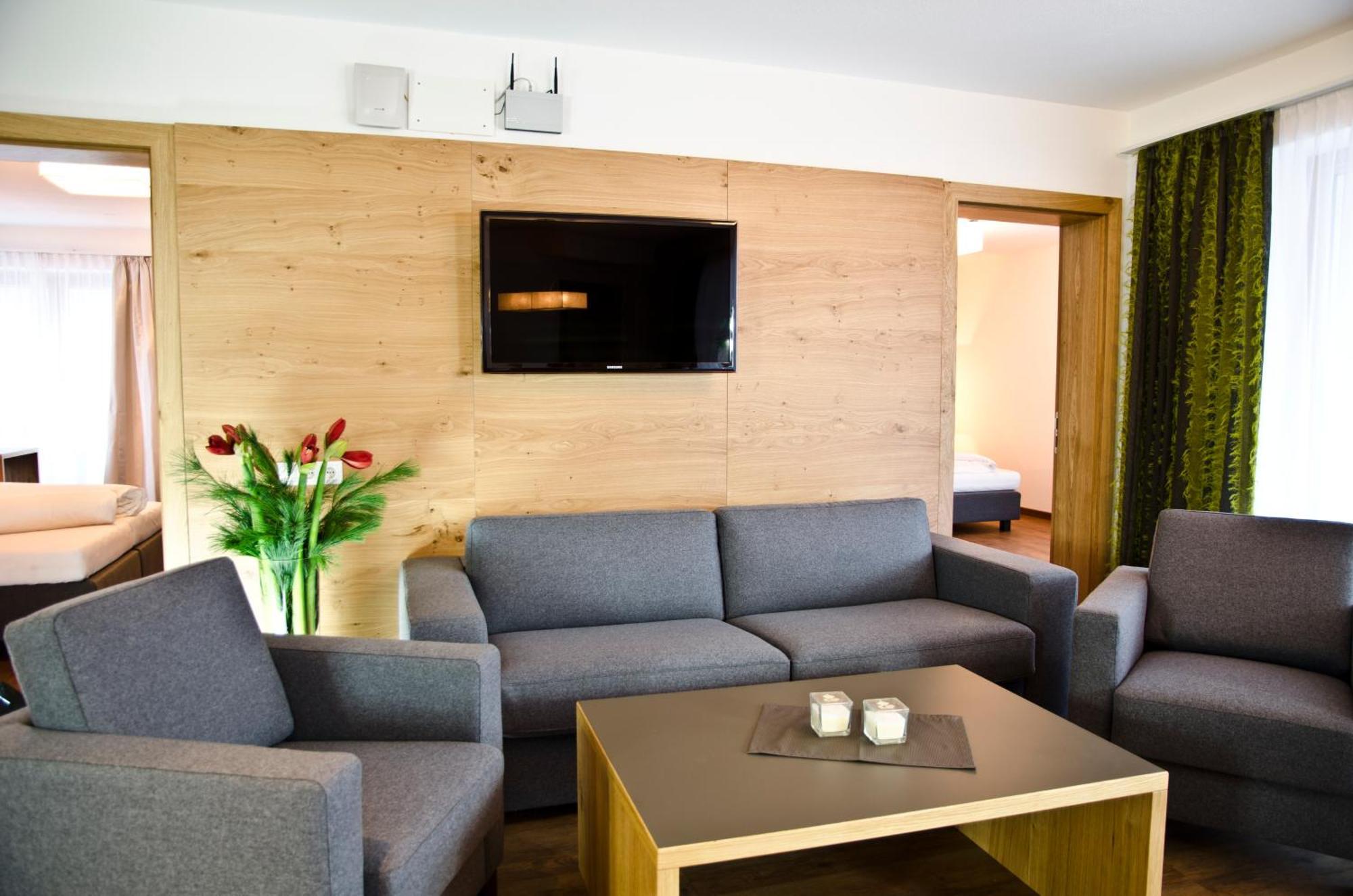 Hotel Garni Alpenland อิสชเกิล ภายนอก รูปภาพ